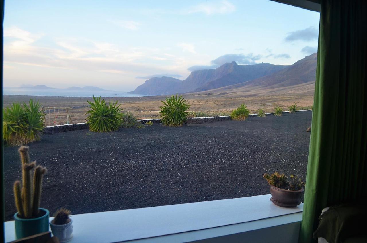 El Refugio Apartment Famara Luaran gambar